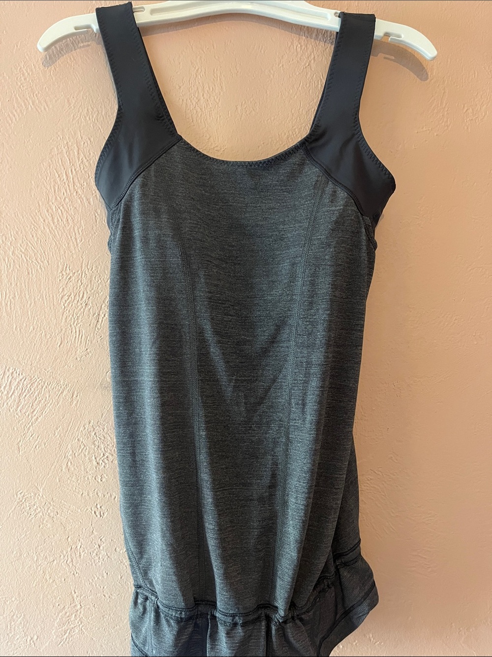 Lululemon Tank Top 6 Gray Black .Drawstring Ruffle Bottom